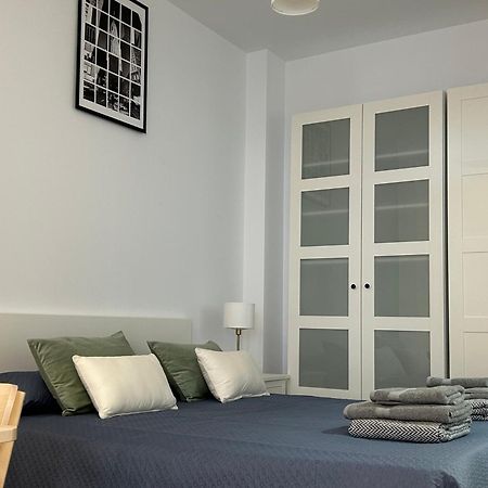 Azca-Bernabeu Apartments Madrid Bagian luar foto